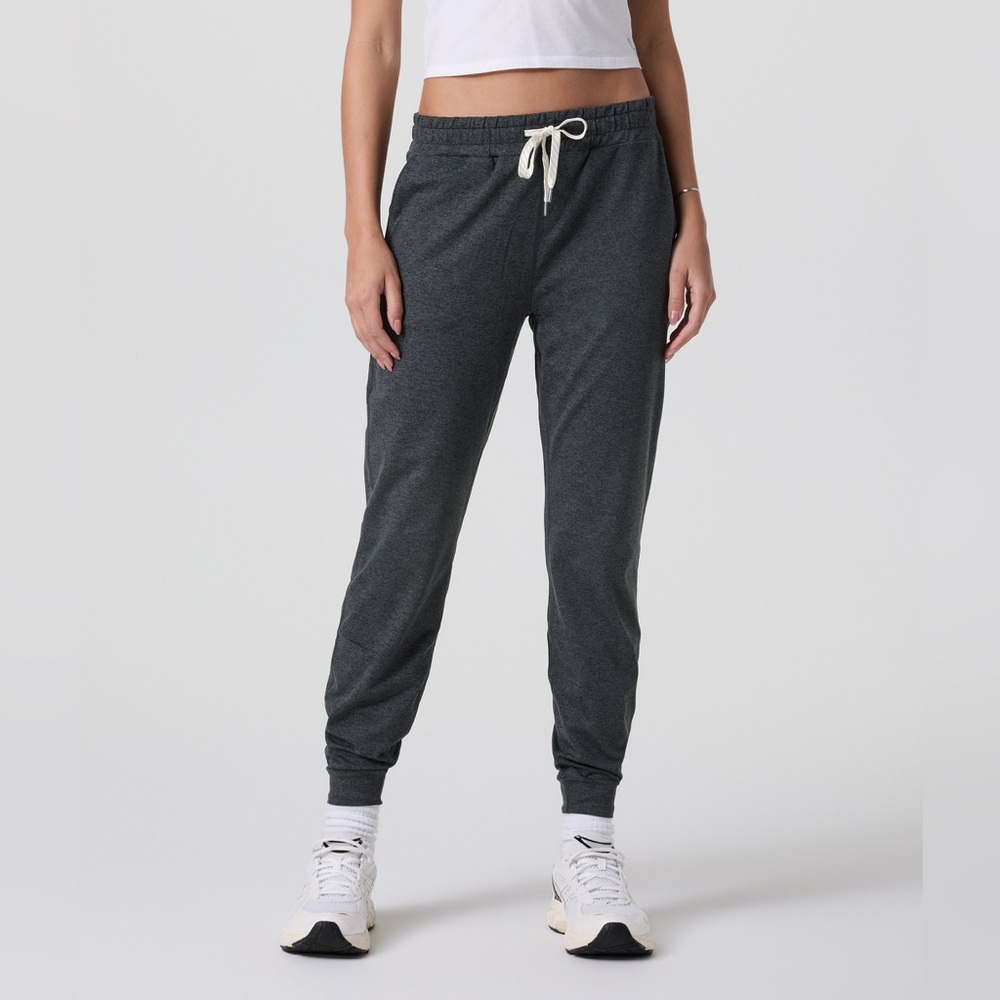 Vuori Performance Charcoal Joggers